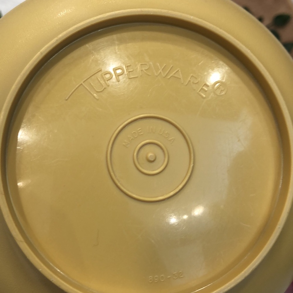 Tupperware bowls - Picture 5 of 10